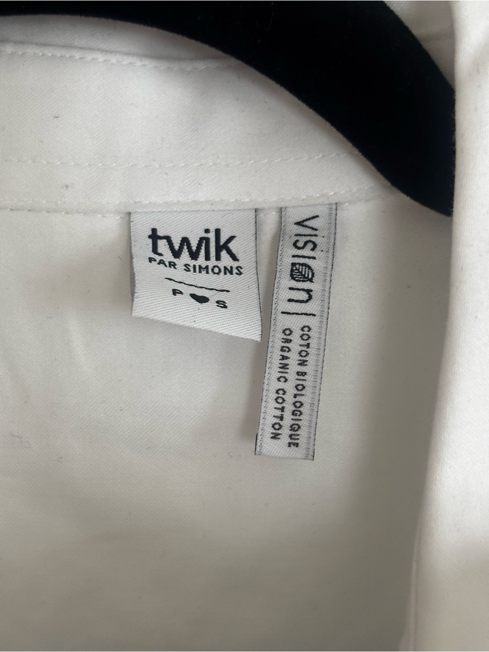 Classic White Button-Up Shirt - Picture 3 of 4